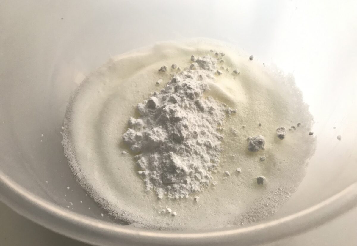 Coca de almendras o coca Cristina