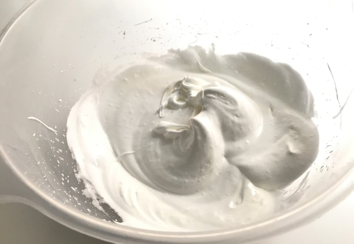Coca de almendras o coca Cristina