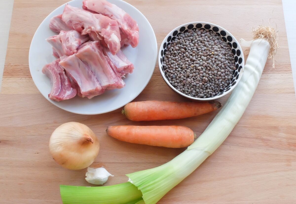 Lentejas estofadas con costilla de cerdo