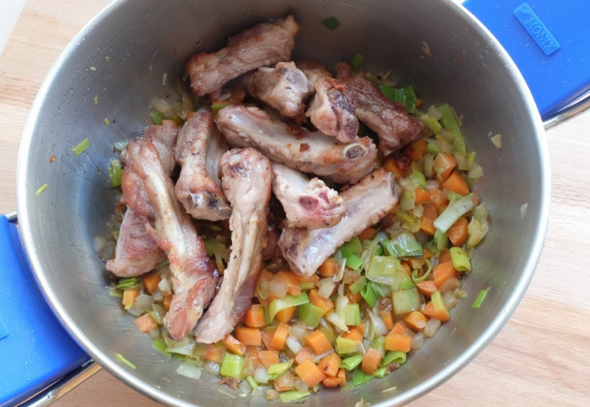 Lentejas estofadas con costilla de cerdo