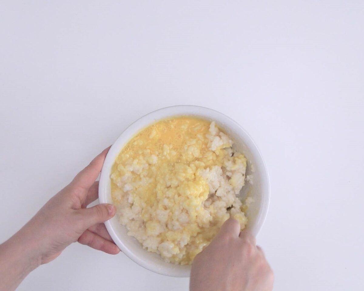 Pastel dulce de arroz con leche. Postre delicioso con arroz