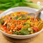 Acelgas con bacon y tomate