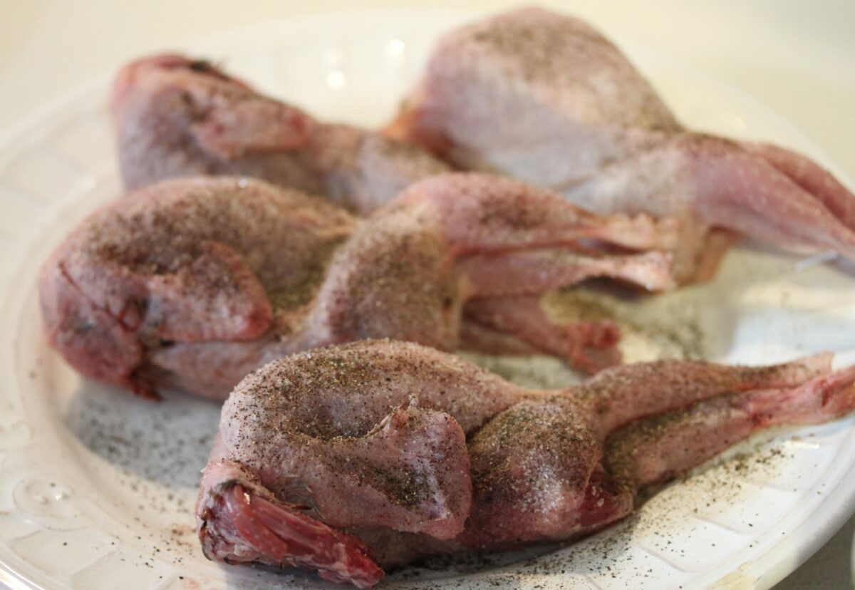 Codornices guisadas con calabaza y níscalos