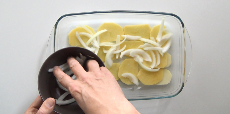 Bacalao al horno con patatas y cebolla