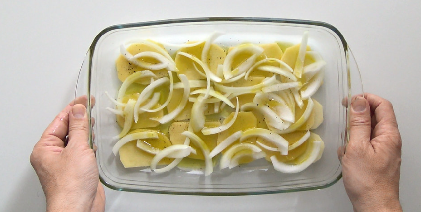 Bacalao al horno con patatas y cebolla