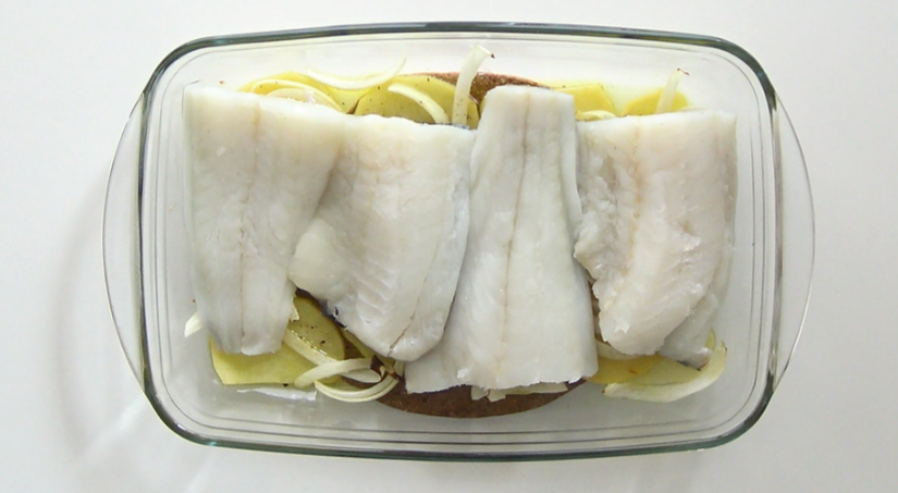 Bacalao al horno con patatas y cebolla