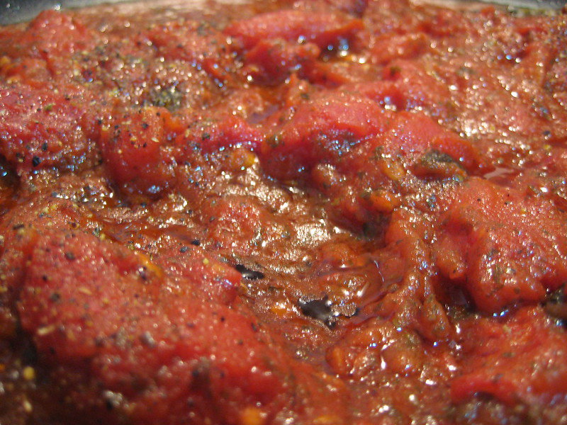 Pasta con salsa de tomate picante