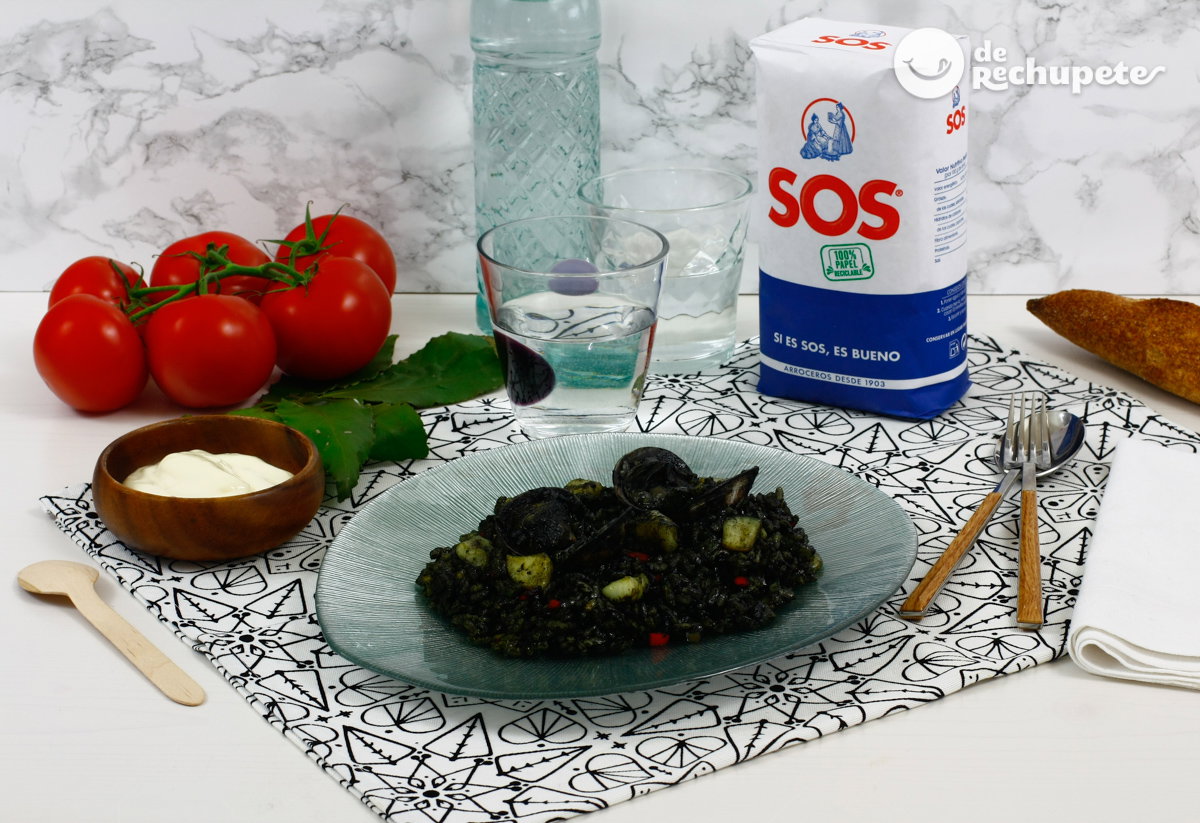 Arroz negro con sepia y almejas