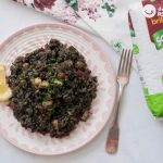 Arroz negro con verduras en cazuela