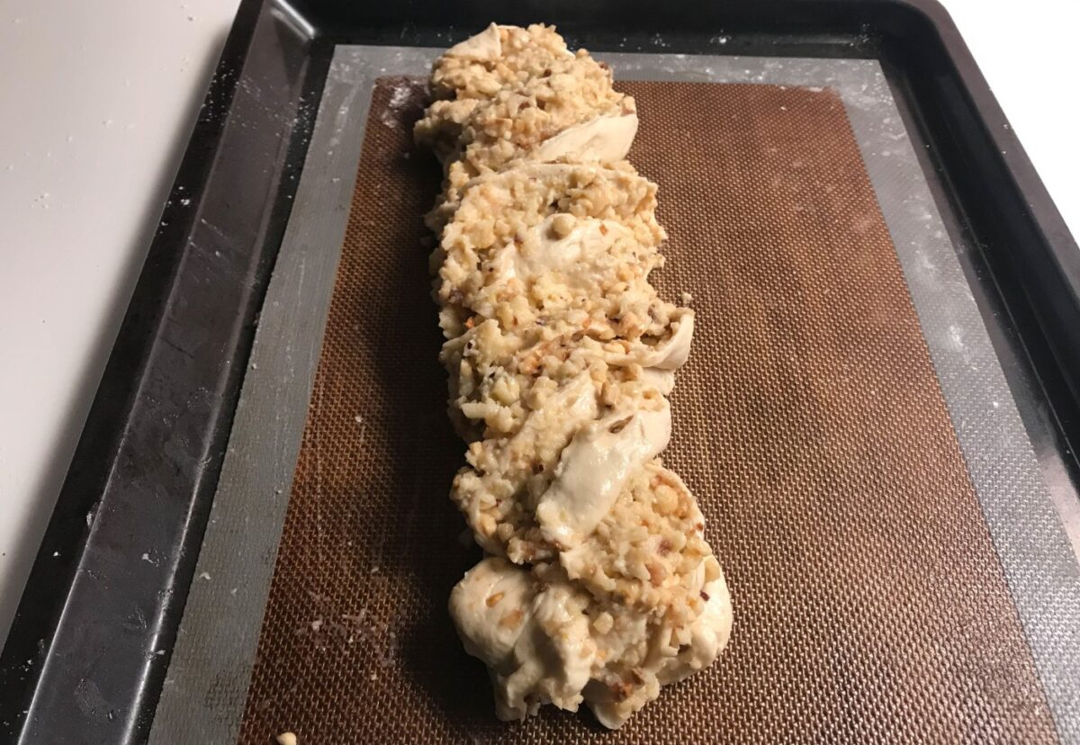 Pan dulce de avellanas. Trenza navideña