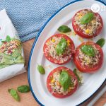 Tomates rellenos de ensalada de arroz. Receta para triunfar en verano