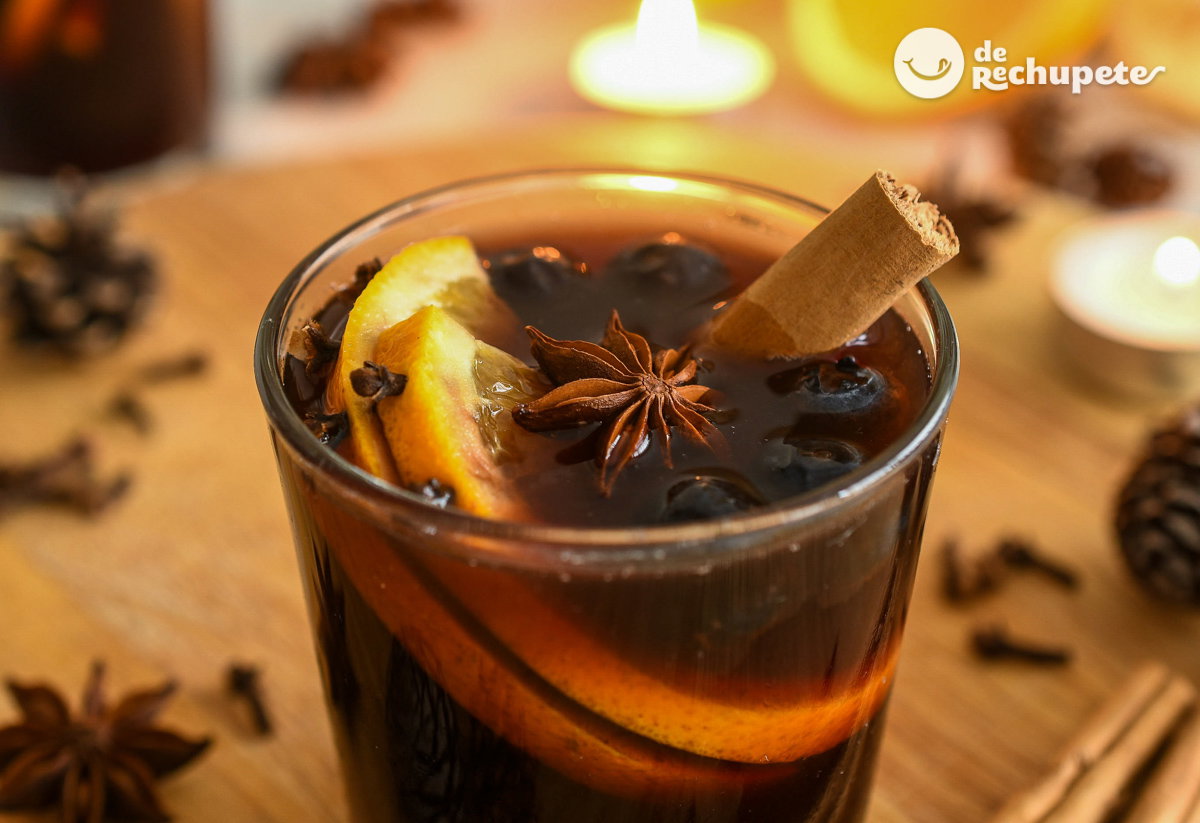 Vino caliente especiado de Navidad. Glühwein