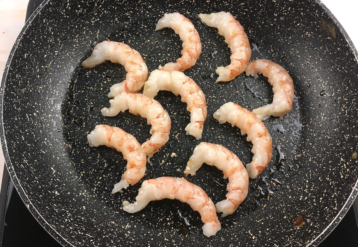 Rollitos crujientes de setas y langostinos