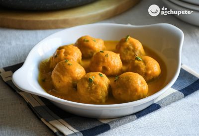 albóndigas en salsa española