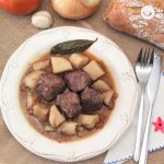 Estofado de carne con morcillo