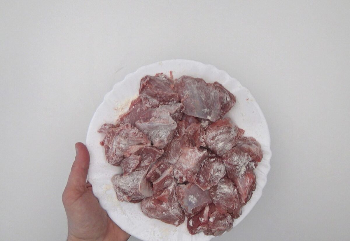 Estofado de carne con morcillo