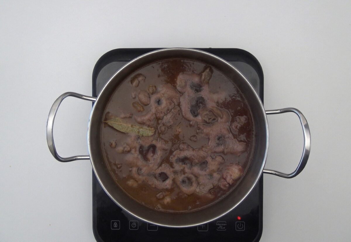 Estofado de carne con morcillo
