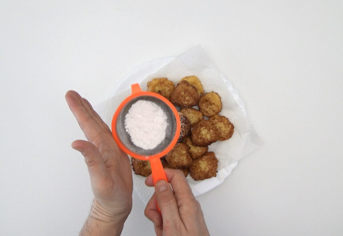 Buñuelos dulces fritos