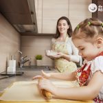Cocinar con niños en casa. Consejos para que te ayuden y les guste la cocina