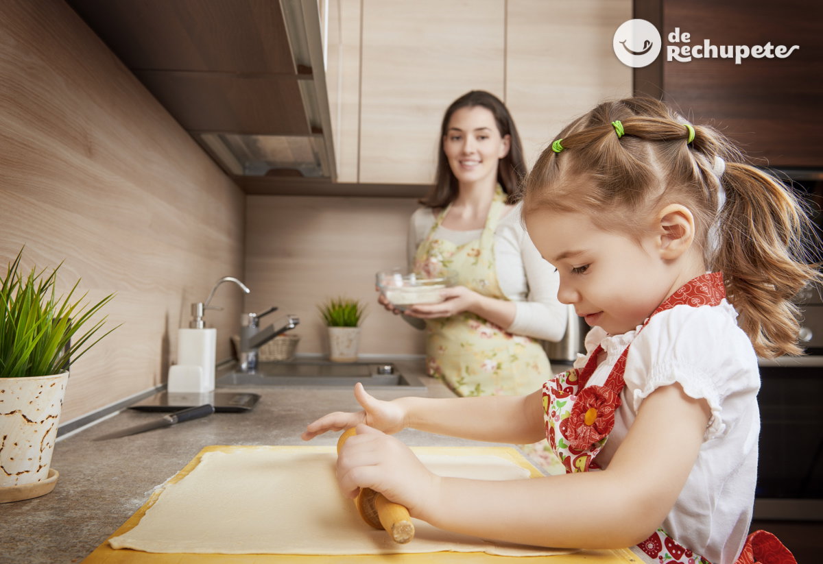Cocinar con niños en casa. Consejos para que te ayuden y les guste la cocina