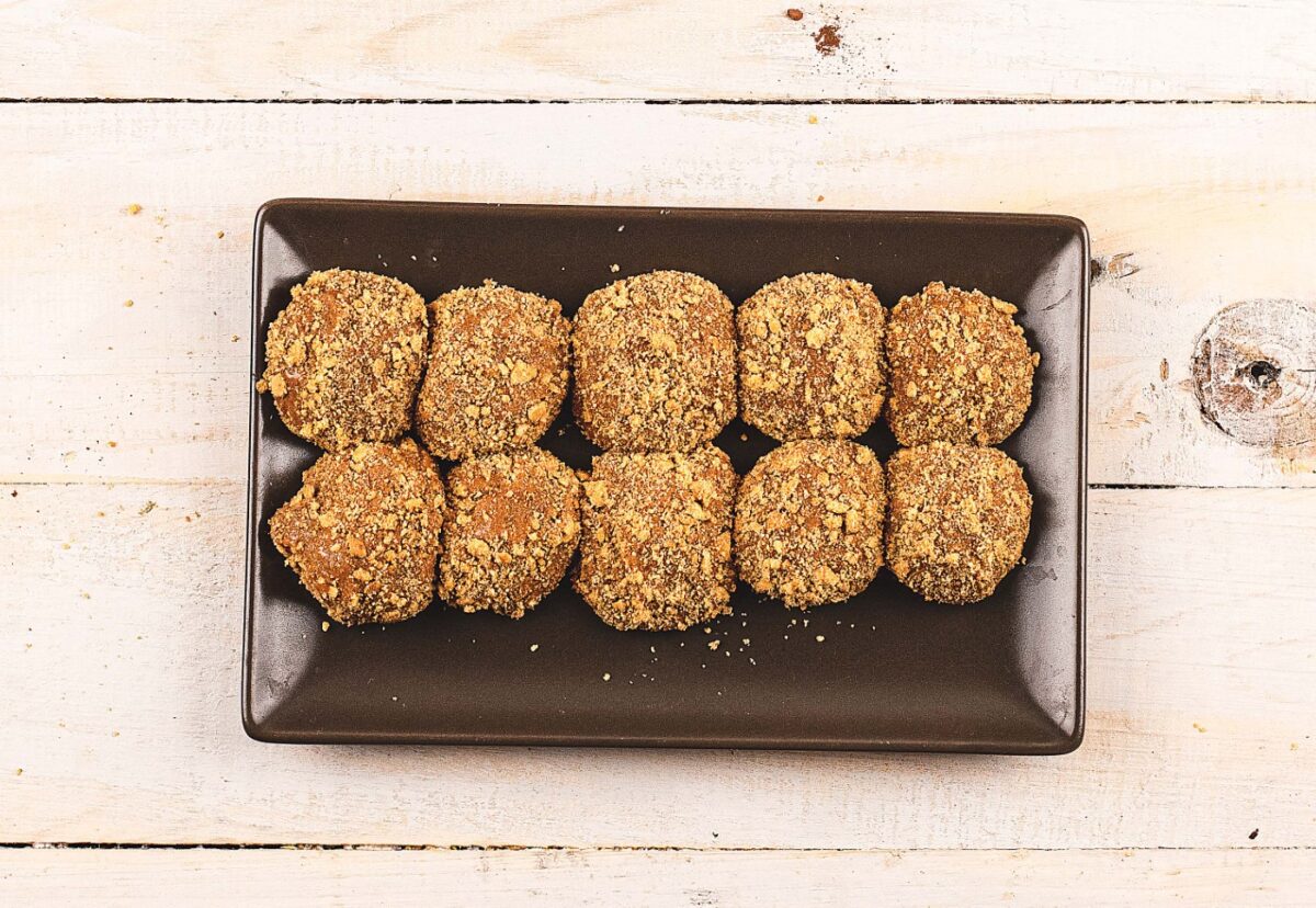 Trufas de sabores variadas. Dulce de leche, almendra y chocolate