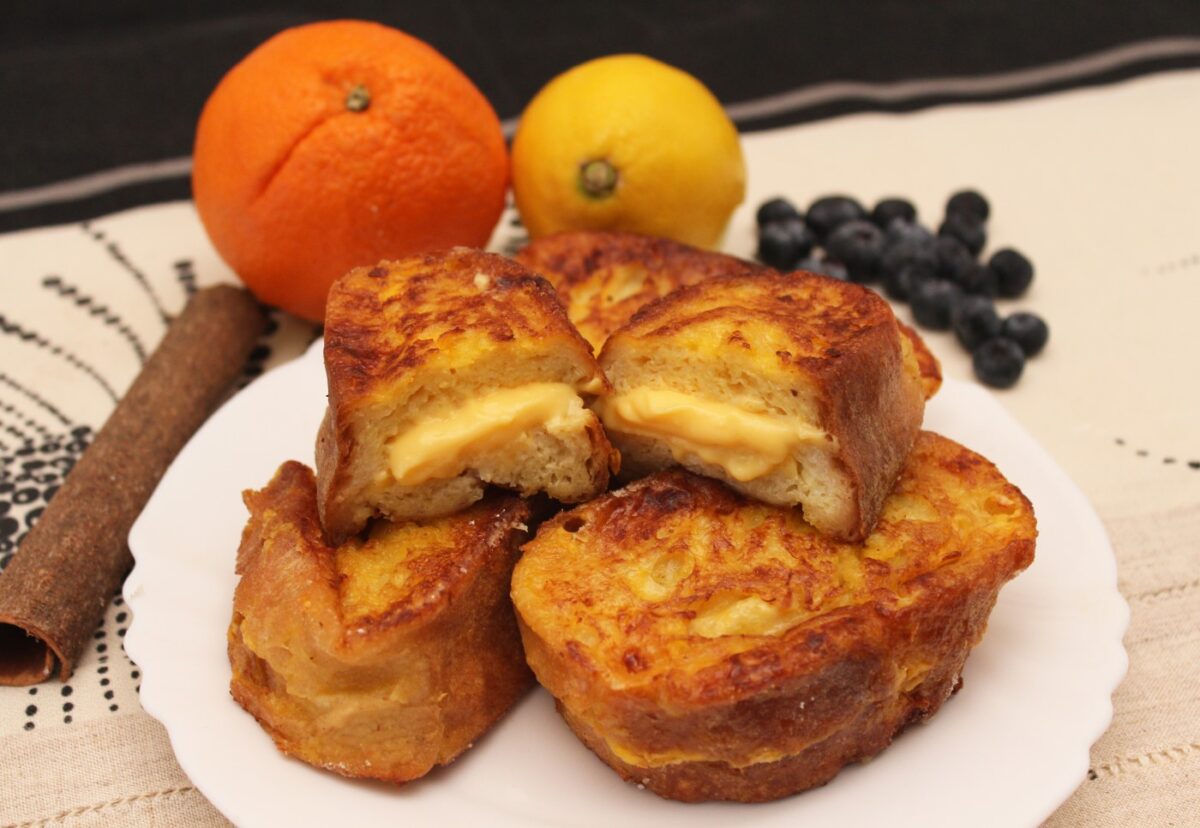 Torrijas rellenas de crema pastelera