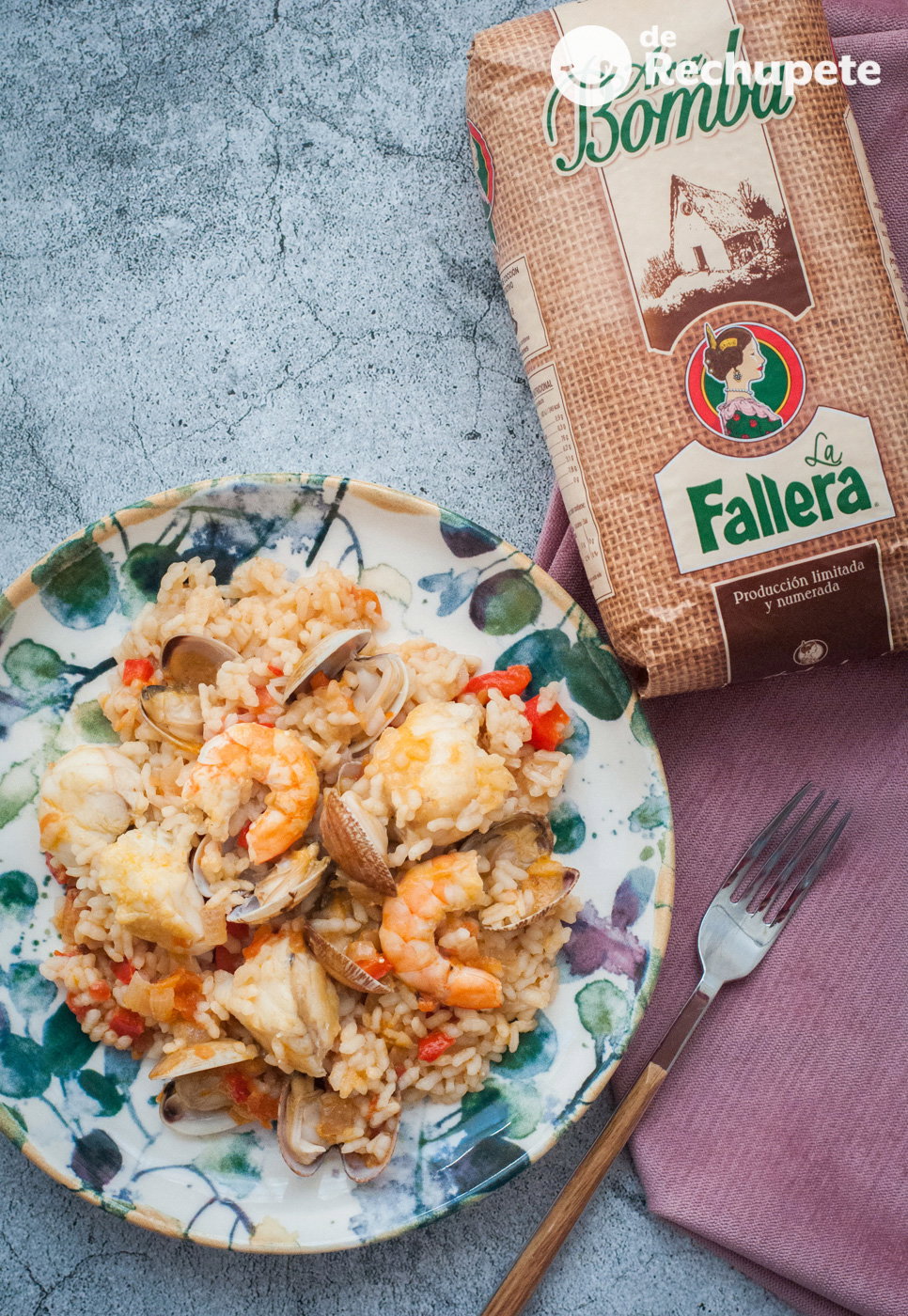 Arroz a la marinera con rape, gambas y almejas