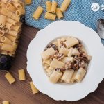 Pasta rigatoni con gorgonzola, peras y nueces