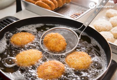 Cómo freír croquetas