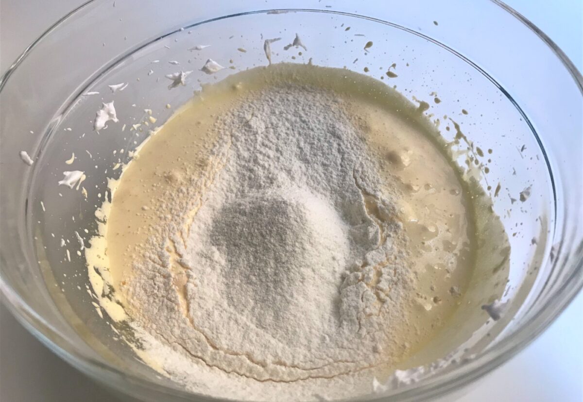 Bizcocho súper esponjoso con 3 ingredientes