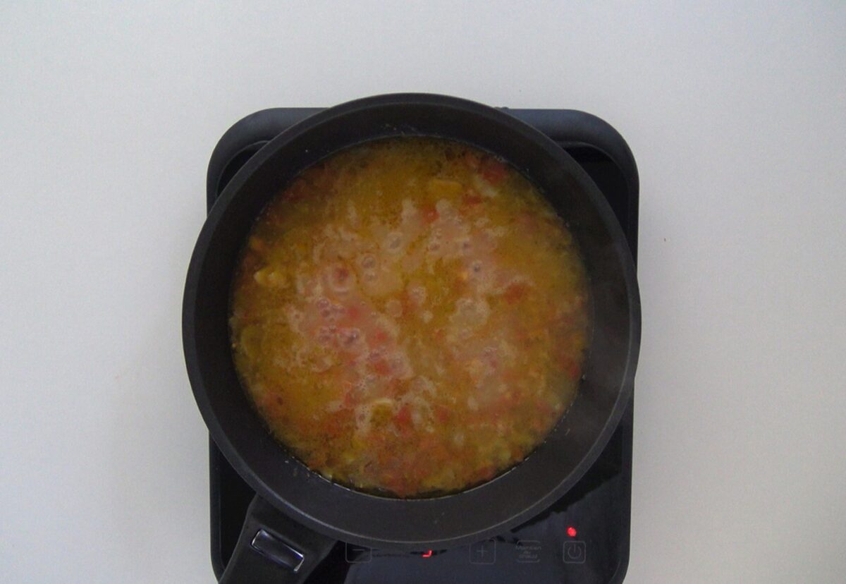 Guiso de pulpo y langostinos con patatas