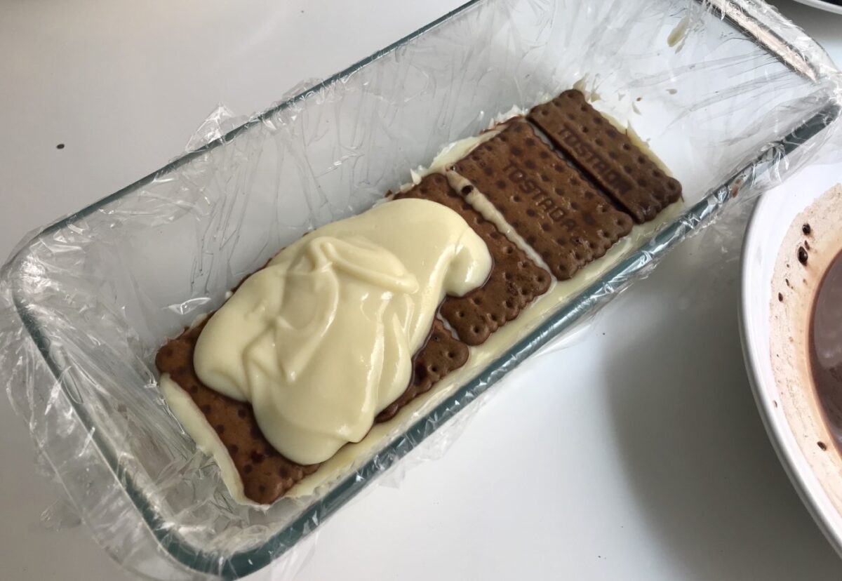 Tarta de galletas y chocolate blanco