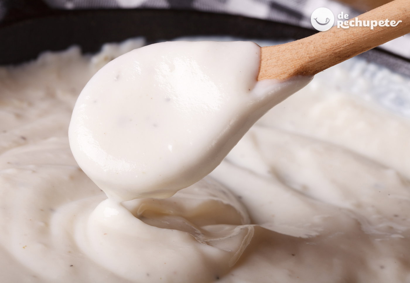 Cómo hacer bechamel casera para pasta, lasaña y canelones