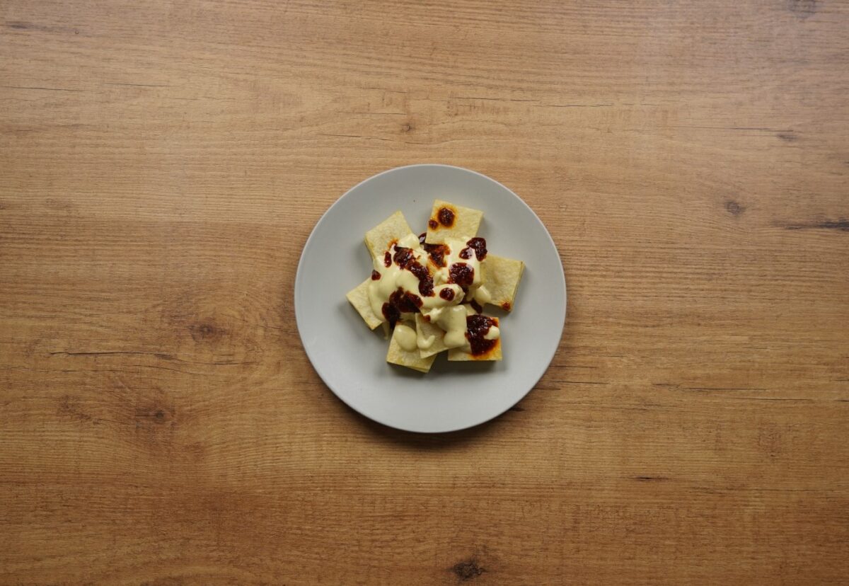 Cómo hacer las patatas bravas de moda con 2 salsas