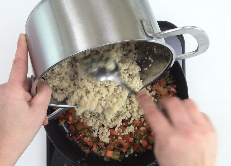 Quinoa con verduras. Receta súper fácil y saludable