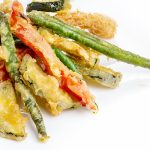 Tempura de verduras con todos los trucos para que quede fina y crujiente