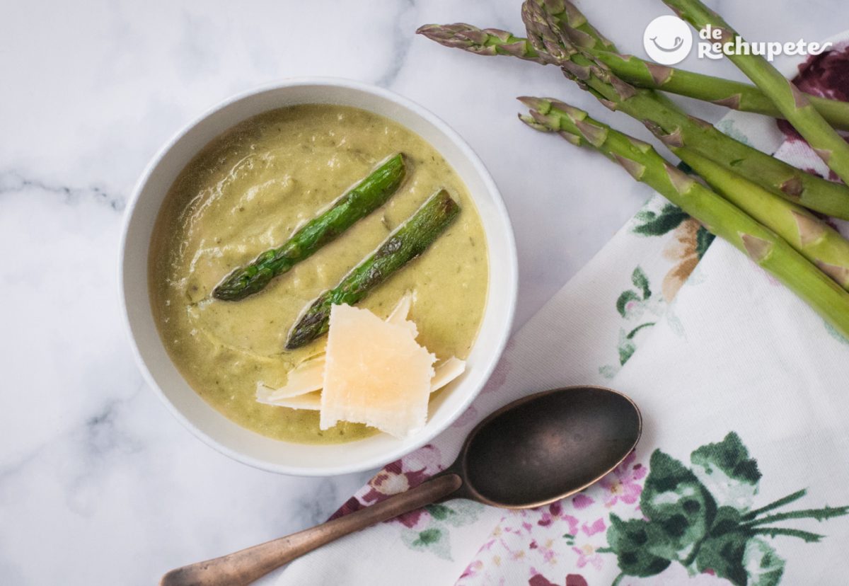 Crema suave de espárragos verdes, una receta rica en antioxidantes