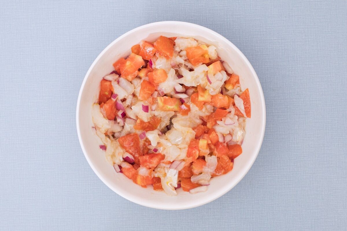 Esqueixada casera de bacalao. Receta catalana fácil y deliciosa