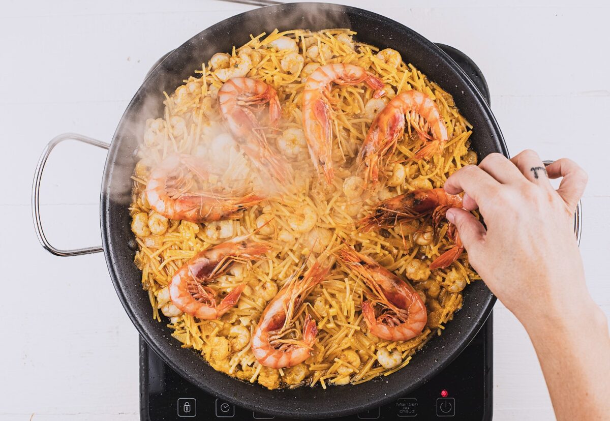 Fideuá de gambas. La deliciosa hermana pequeña de la tradicional fideuá