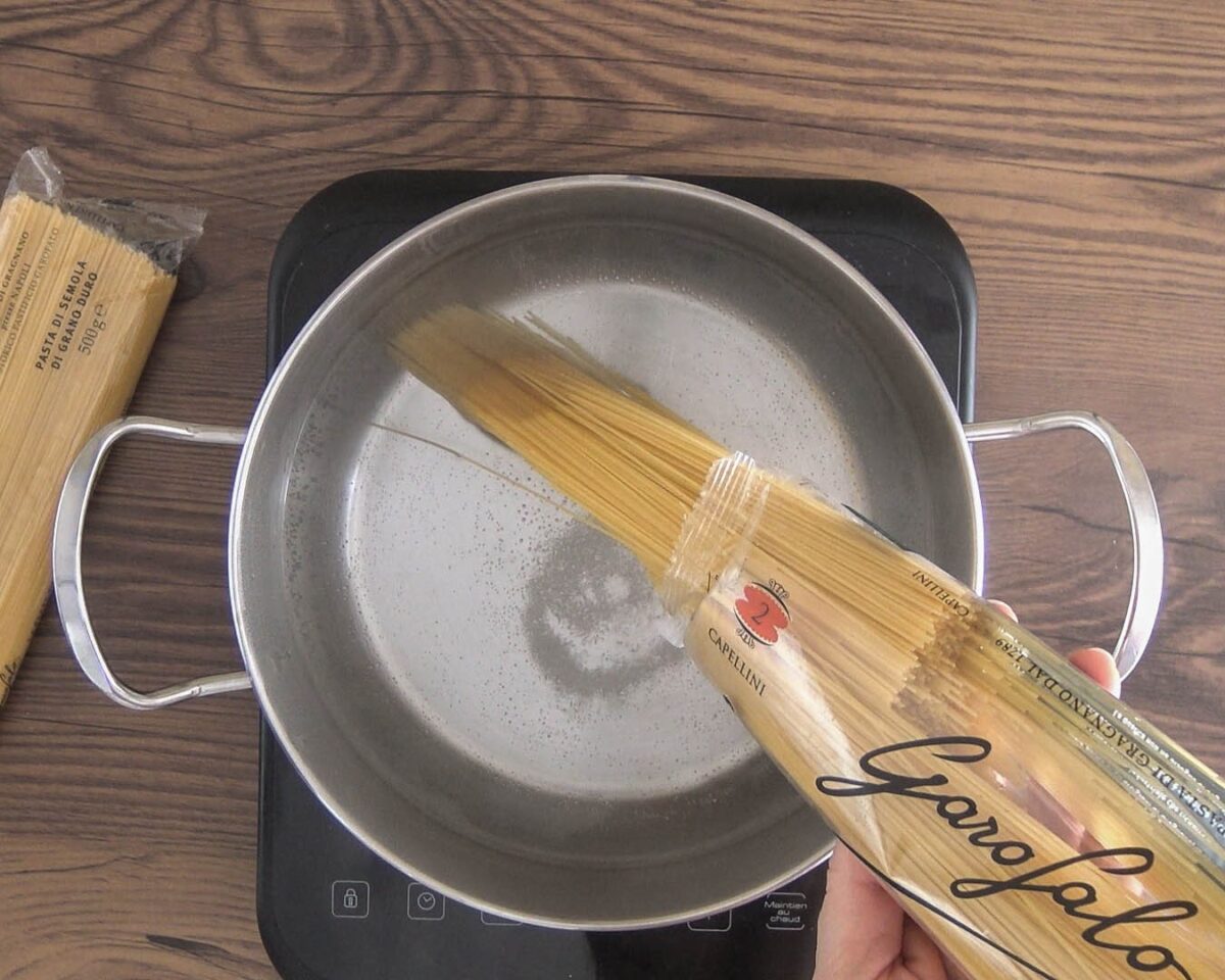 Pasta aglio, olio e peperonchino