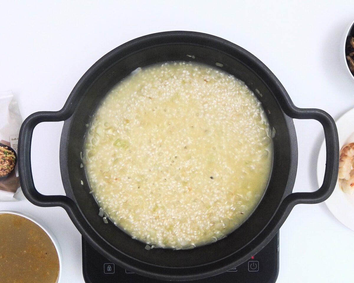 Risotto de setas y gambas. Receta casera para disfrutar del otoño