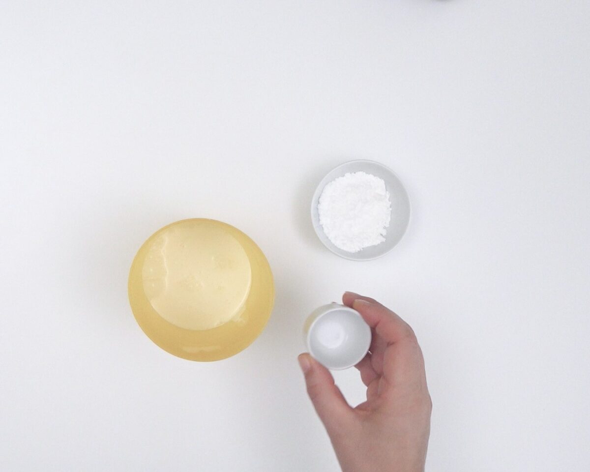 Cómo hacer vasitos de café y crema chantillí. Postre fácil y delicioso