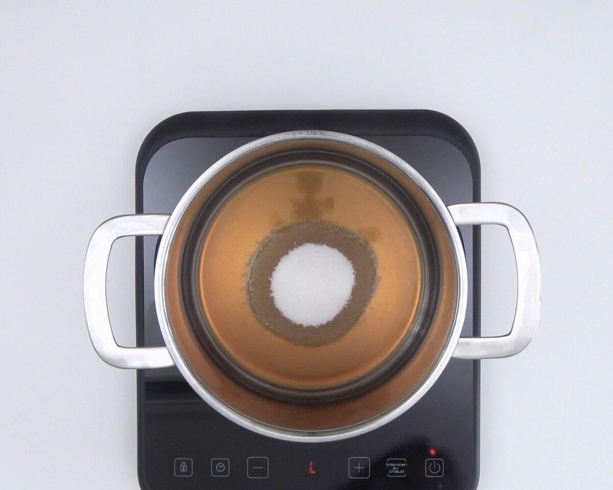 Cómo hacer vasitos de café y crema chantillí. Postre fácil y delicioso