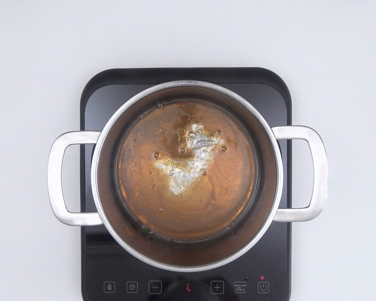 Cómo hacer vasitos de café y crema chantillí. Postre fácil y delicioso