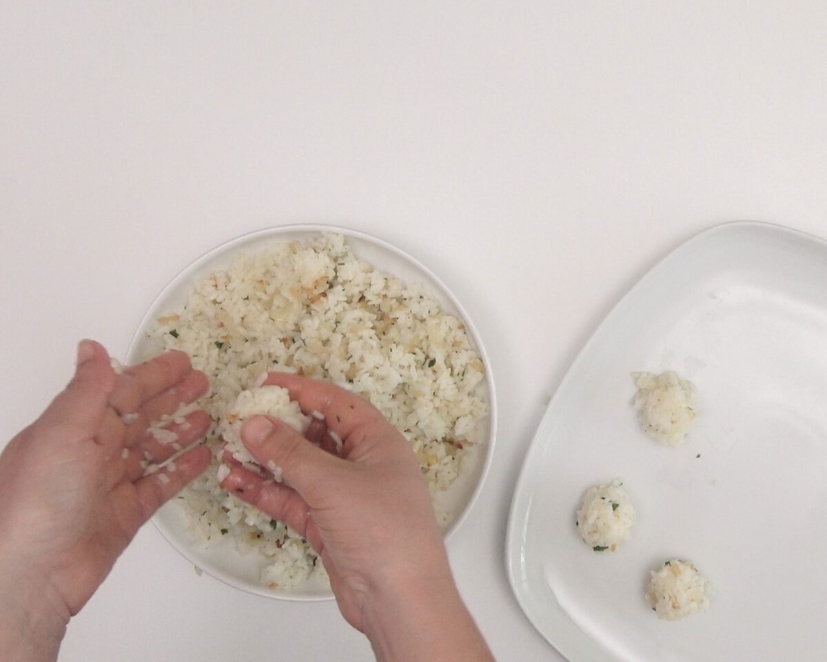 Cómo hacer croquetas de arroz. Receta de un aperitivo fácil y delicioso