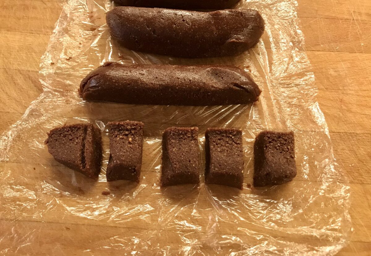 Panellets de chocolate y avellanas. Pasión por el chocolate