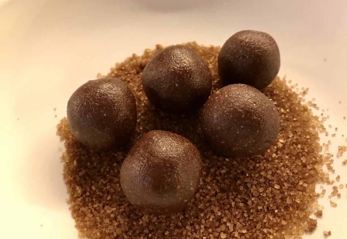 Panellets de chocolate y avellanas. Pasión por el chocolate