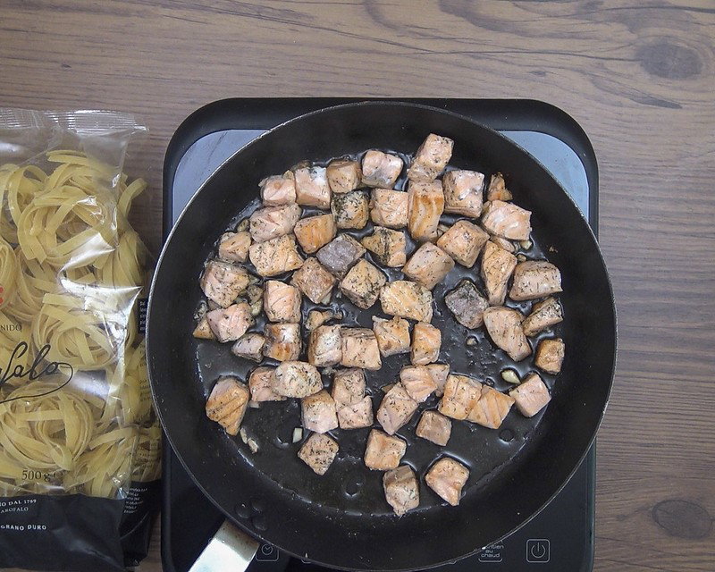 Tallarines o tagliatelle con salmón