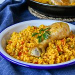Arroz con pollo al estilo cubano