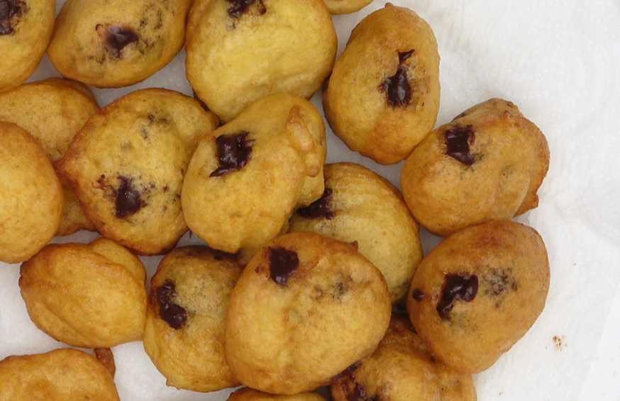 Buñuelos de calabaza rellenos de chocolate. Receta de Todos los Santos